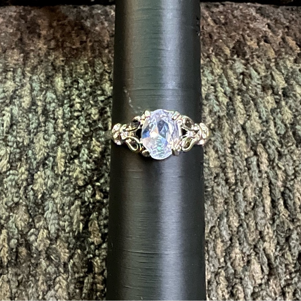 5/$25 New Elegant Butterfly Wing Silver Tone Ring-Size 7 - Picture 1 of 3